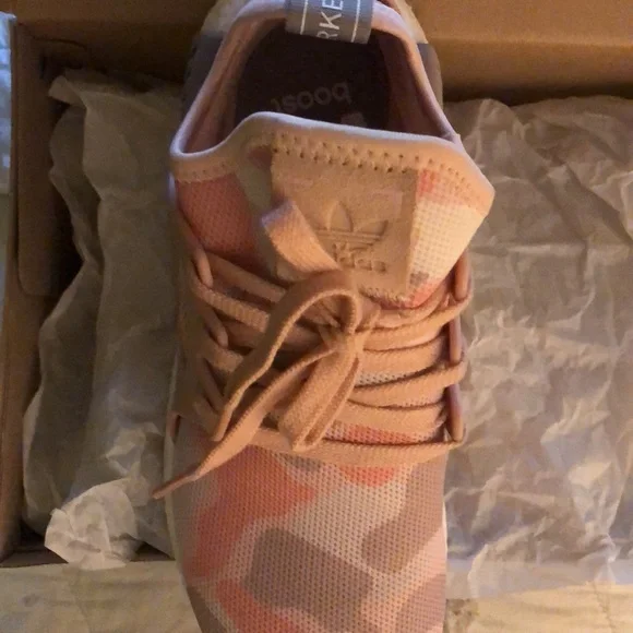 Adidas sneakers. - Picture 2 of 5